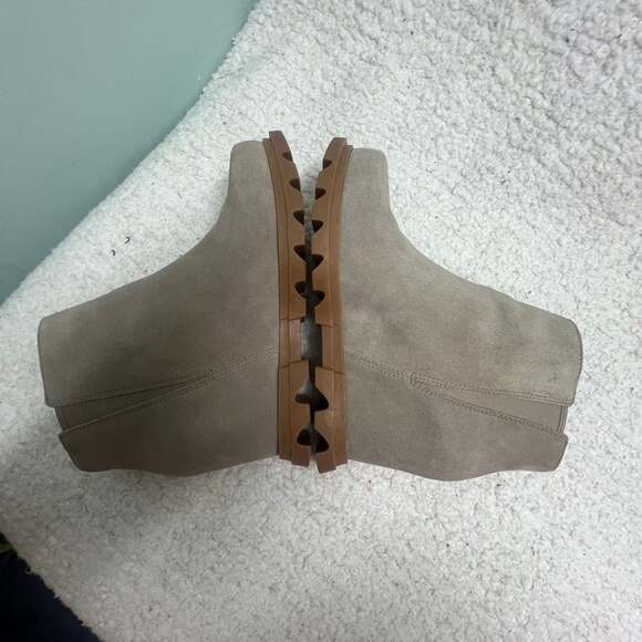 SOREL Joan of Arctic Wedge III Zip Boot in Omega Taupe Size 7 Wedge Heel Boots - Picture 6 of 9
